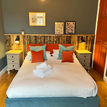 Silver Howe, Apartment